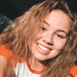 Meet your Posher, Brooke